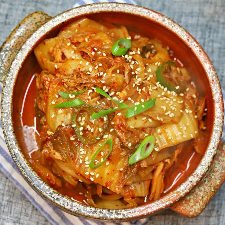  [볶음김치]맛있게 매운 참치김치볶음 레시피