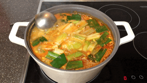 광어 도미 서더리탕과 함께한 맛있는 저녁식사