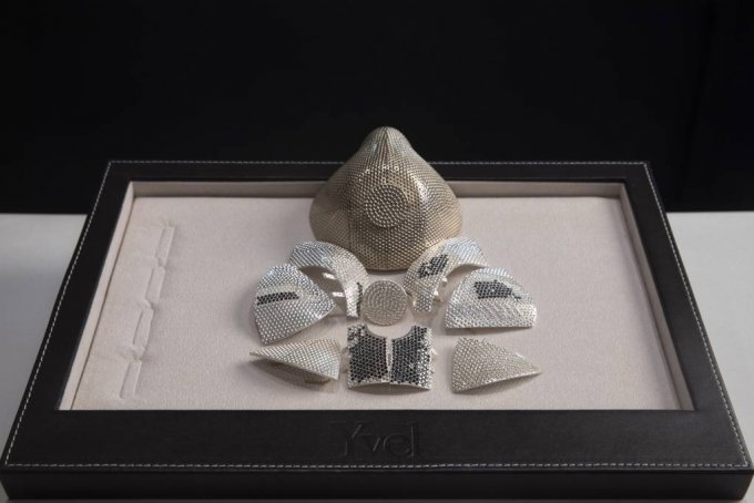 베트남 중국 밀입국자 단속 강화, 세계에서 제일 비싼 다이아몬드 마스크