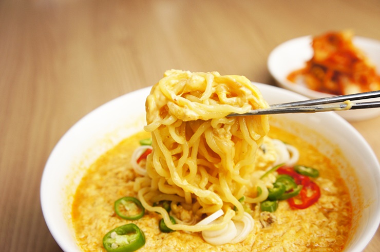  백파더 참기름달걀라면 치즈 넣어 더 맛있게 끓이는 법