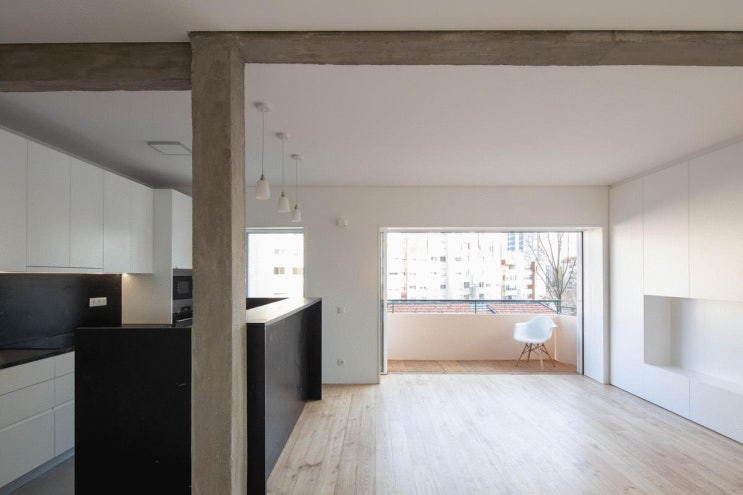 [24평] BLA Apartment / Alexandre Loureiro Architecture Studio + Gabriela Pinto