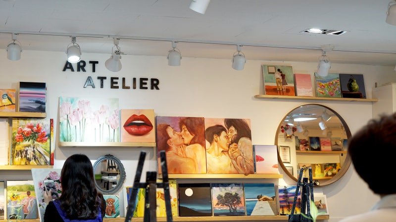 어덜트 아트 아틀리에에서 취미로 그림 그리는 것을 배우는 것에 대한 리뷰