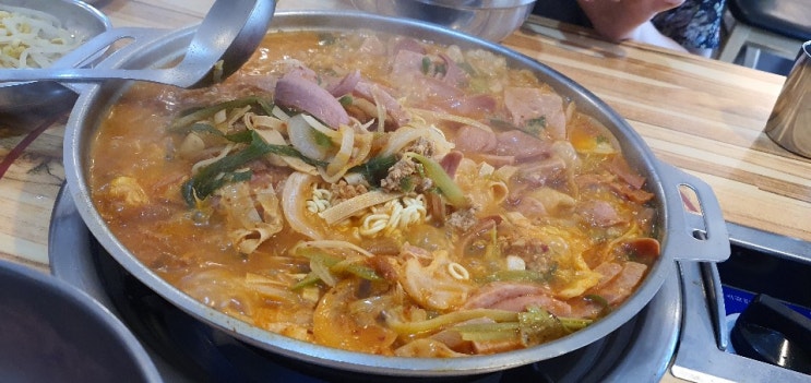  논현역 점심 이태리 부대찌개 양진짜많음