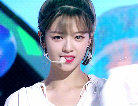 <b>정연</b> (나이, 키)  <b>건강 문제</b>로 2020 소리바다 어워즈 <b>불참</b>