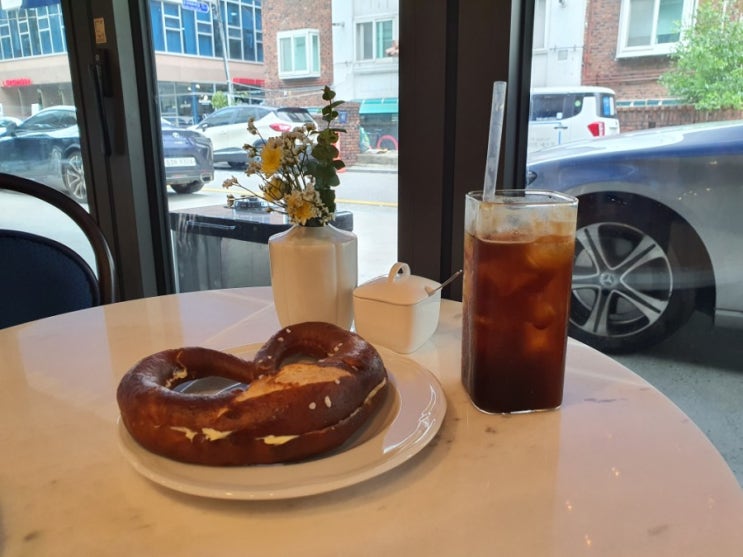  청담동 카페 싸일러, 특별한 오스트리아 빵을 맛봤어요