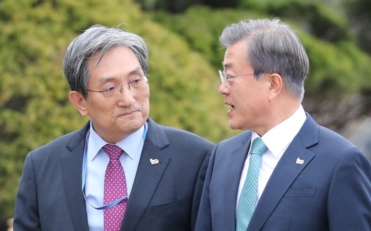 노영민 비서실장, 유임이냐 교체냐