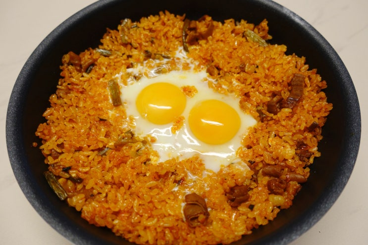  청정원 매운곱창 철판볶음밥 / 집에서 간편하게 먹는 맛있는 곱창 볶음밥!