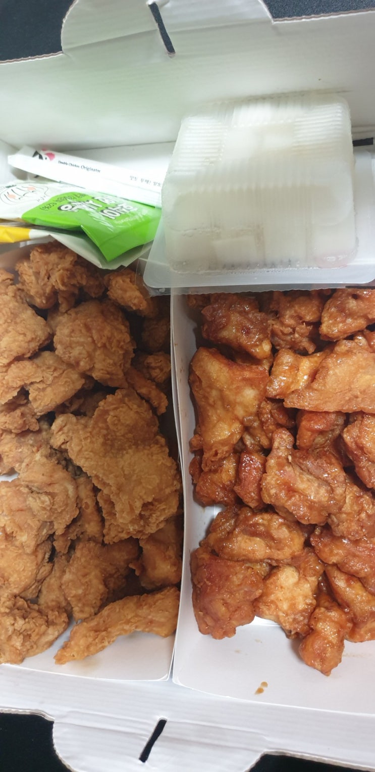  호식이 두 마리 치킨 간장 후라이드 치킨