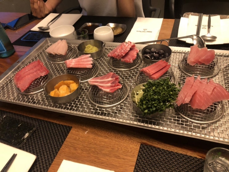  수원 인계동 참치더테이블 맛있지만 서비스가 아쉽다