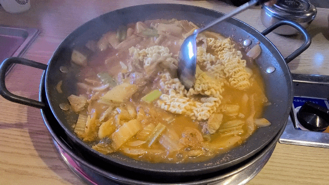 역삼동 밥집 봄이든부대찌개 두루치기 대존맛 (태극기 다는 법)