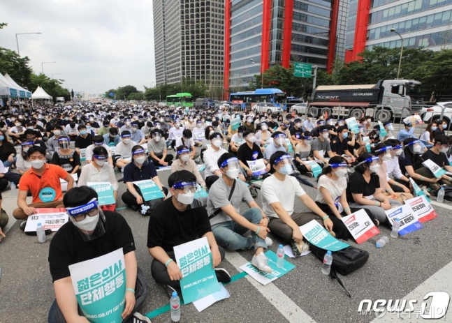 동네의원 4곳 중 1곳 휴진에도 '진료명령' 안 한다 동네의원 4곳 중 1곳 휴진에도 '진료명령' 안 한다