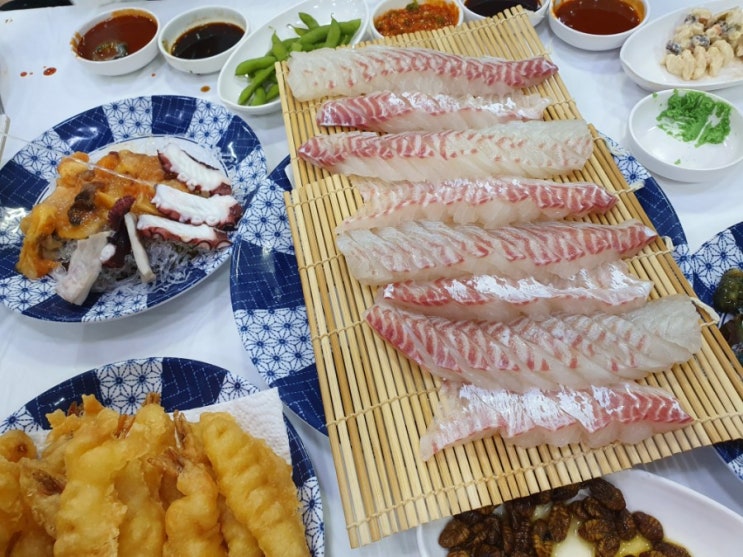  천안 가볼만한 곳 쌍용수산시장에서 신선한 회 직접골라 드세요