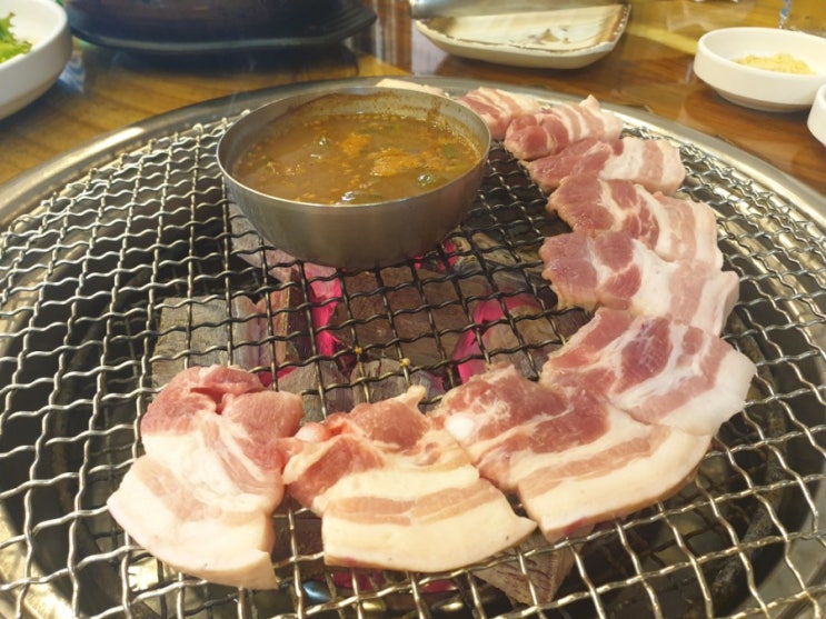  흑돼지는 핑크돼지랑 맛이 달라? 달동 맛집 제주흑다돈