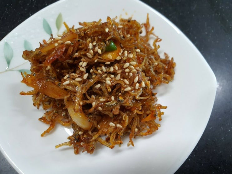  매운멸치볶음