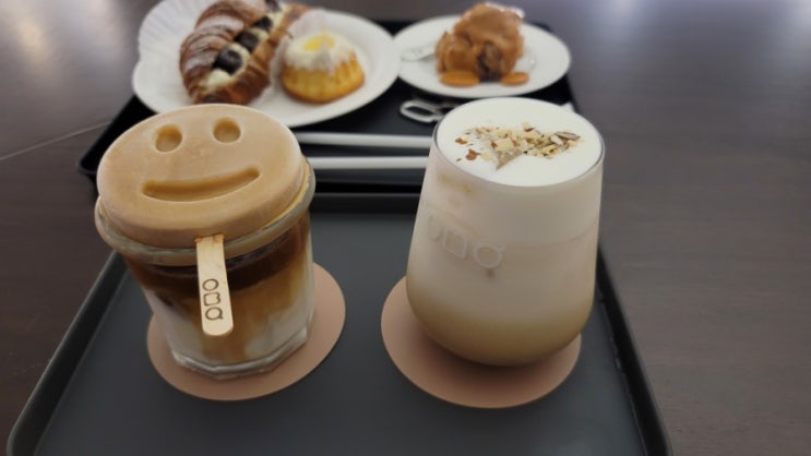  공미학(교대역 카페)-맛있는 디저트, 넓고 쾌적한 카페