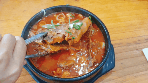  전주맛집 금암동 '엄가네시골집뼈해장국' 맵부심 자극!중독성 강한 얼큰한 국물!!