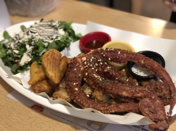  삼성중앙역 치킨:: 쫄깃한 문어와 치킨 일타쌍피로 맛볼 수 있는 '문어앤치킨'