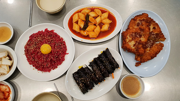  광장시장 맛집 먹부림 박가네 육회,빈대떡,마약김밥