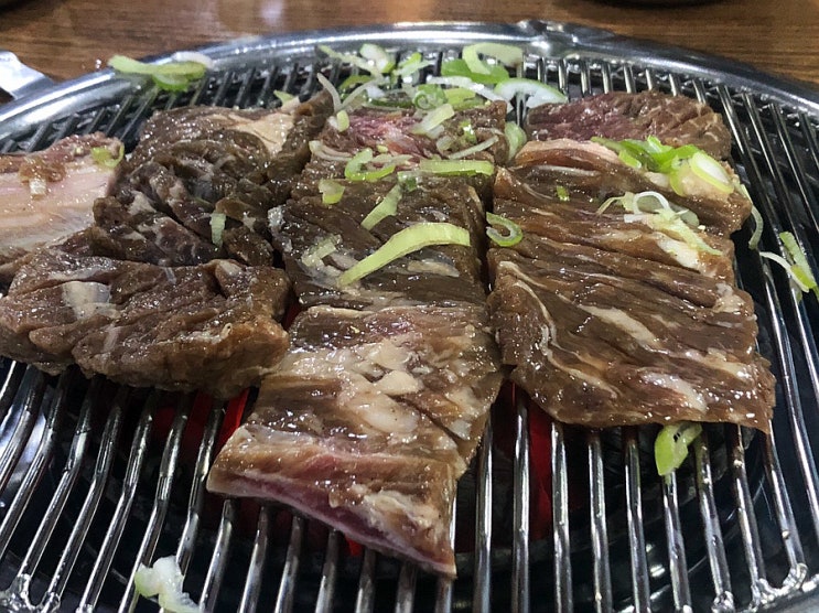  앉아서 먹는 서서갈비 가성비 좋은 신촌기차역 앞 대현동 이대 신촌 고기집 웅네서서갈비