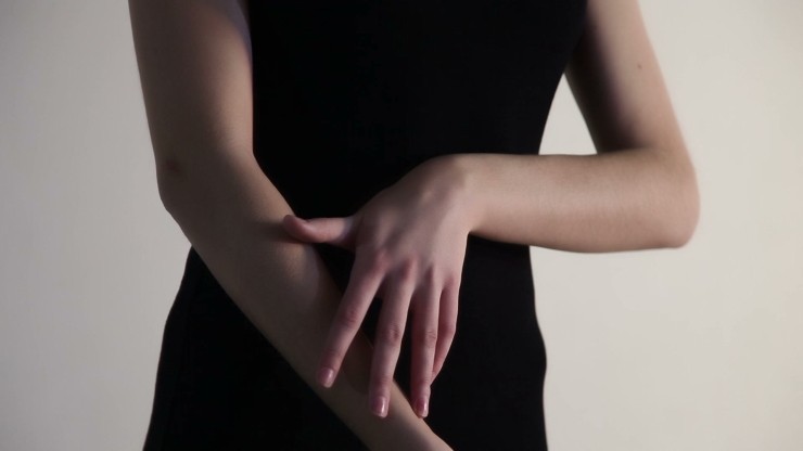  팔이 저릴때, 감각이 없거나 마비가 있어요
