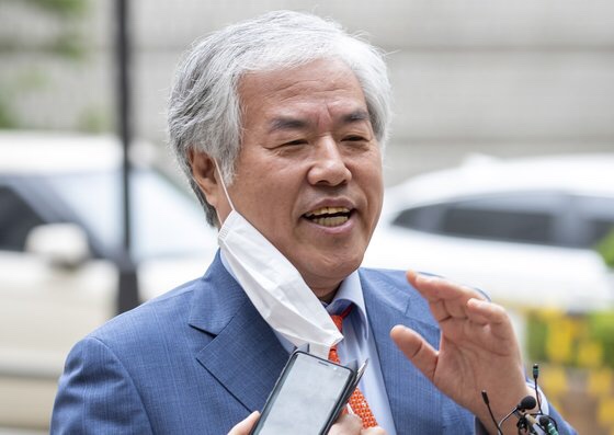  '전광훈 교회' 확진자 "예배땐 복도 꽉차…신도들 검사 꺼려"