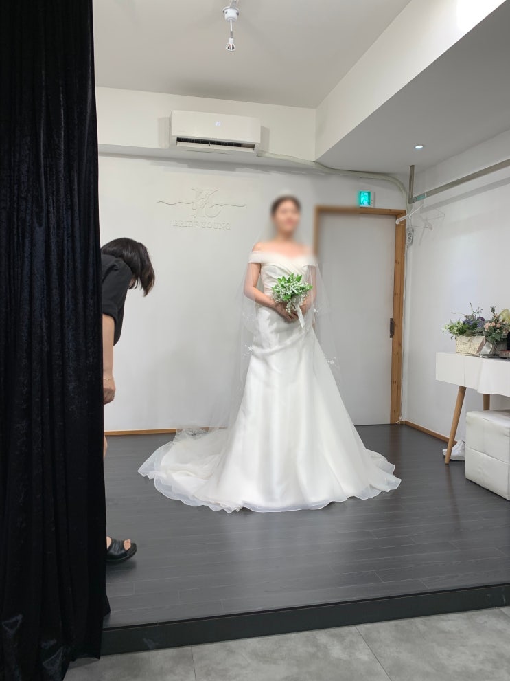 브라이드영 - 본식 드레스 가봉(4) 4번 드레스 브라이드영 - 본식 드레스 가봉(4) 4번 드레스