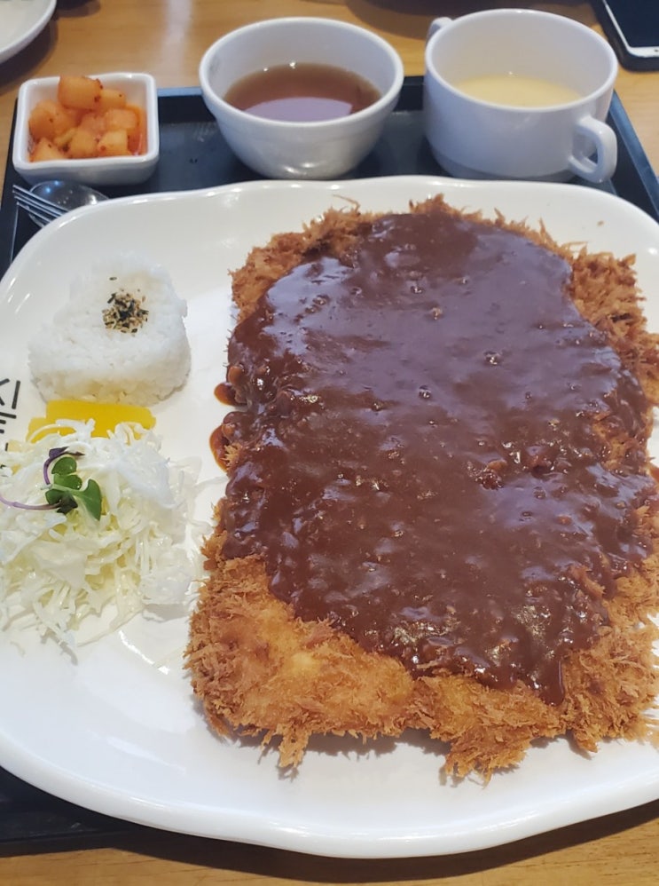 홍익 돈까스 (대왕돈까스)