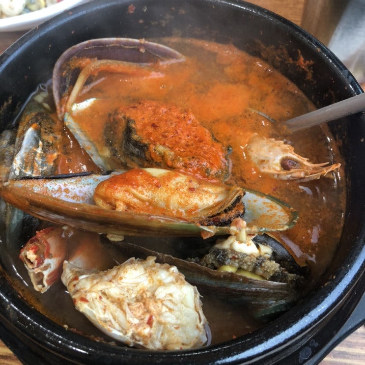  제주 성산 성산항 전복뚝배기 :  한라전복