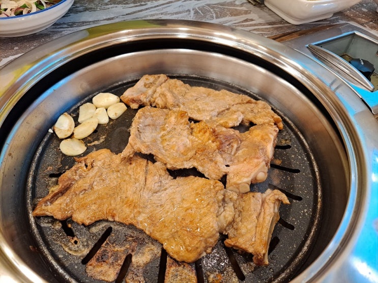  강원도 고성 예촌 숯불돼지갈비 정갈하지만...