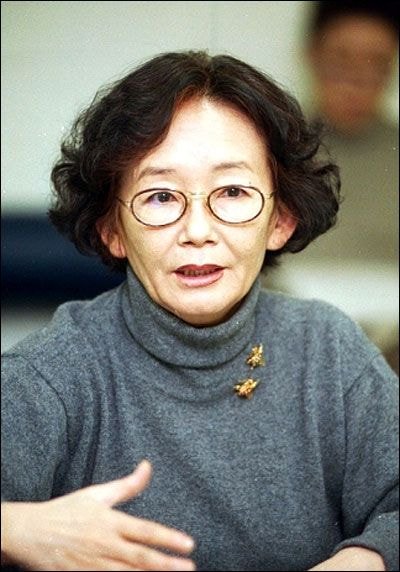 드라마 대모 김수현 작가의 파마머리 여자캐릭터들 드라마 대모 김수현 작가의 파마머리 여자캐릭터들