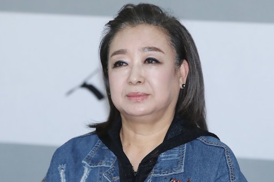  혜은이 나이 전남편 김동현 이혼 사유 첫남편 최정수 빚 노래 키 학력 고향 가족관계 본명 데뷔 종교 자녀 딸 아들 재혼 첫번째 결혼