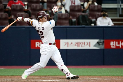 박병호 사구, 이동욱 감독의 비디오판독은 이해 불가 박병호 사구, 이동욱 감독의 비디오판독은 이해 불가