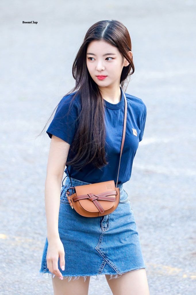  여름 날씨에 참고하기 좋은 여돌 사복 스타일링