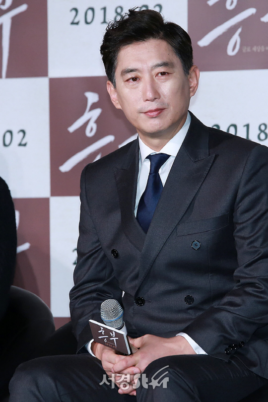 김원해 나이 코로나19 확진 키 학력 가족관계 소속사 드라마 영화 연극 출연작 결혼 부인 아내 직업 자녀 딸 김원해 나이 코로나19 확진 키 학력 가족관계 소속사 드라마 영화 연극 출연작 결혼 부인 아내 직업 자녀 딸