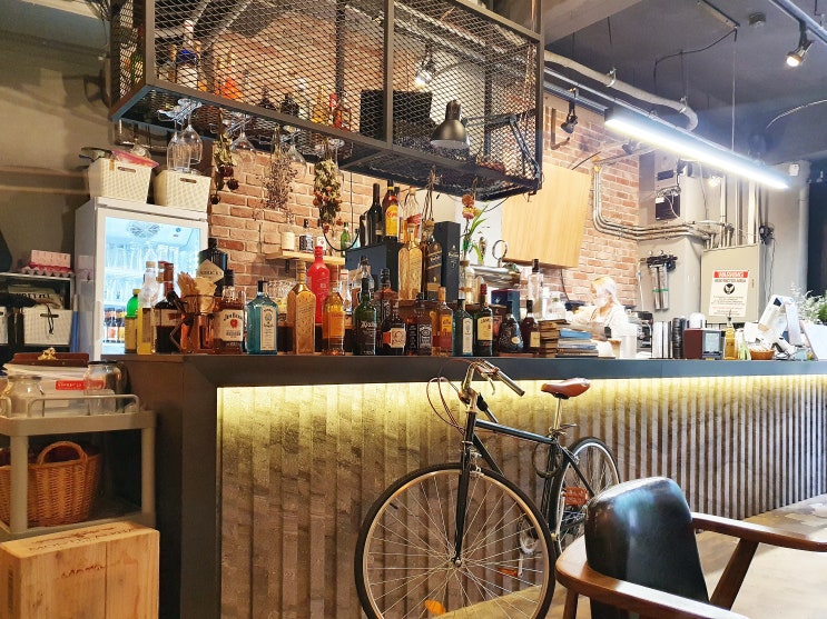 남영역 열정도 카페 카페인스테이션(STATION.B) : 카페와 Bar를 함께 즐길수있는 곳