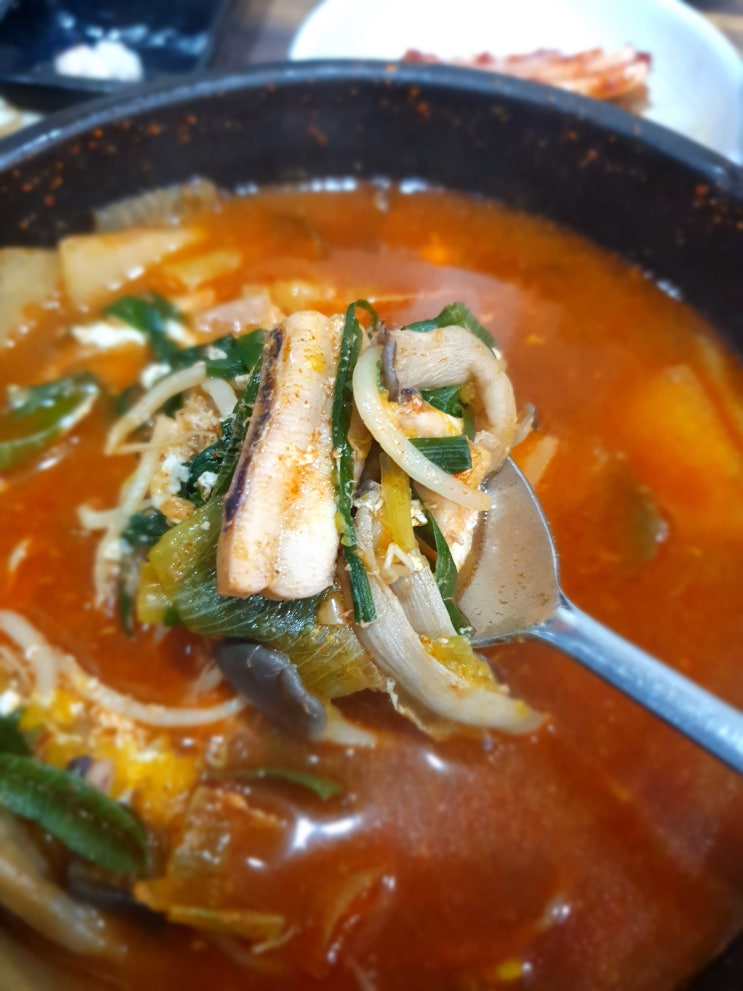 충주 박손녀의 콩각시 동태 전주콩나물국밥에서 오징어 해장국 후기