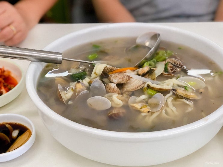 [화성 궁평항] 바지락칼국수 맛집 추천 : 어촌계 부녀회식당 (feat. 해물파전)