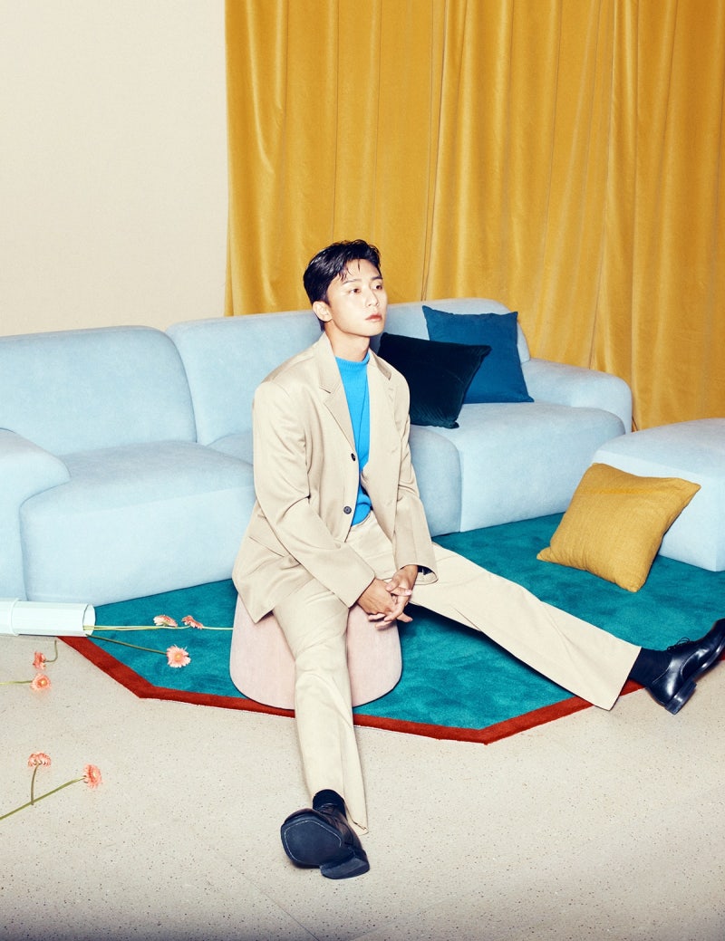 Eco-friendly Premium Fabric Sofa Essa and Park Seo-joon: A Perfect Match!