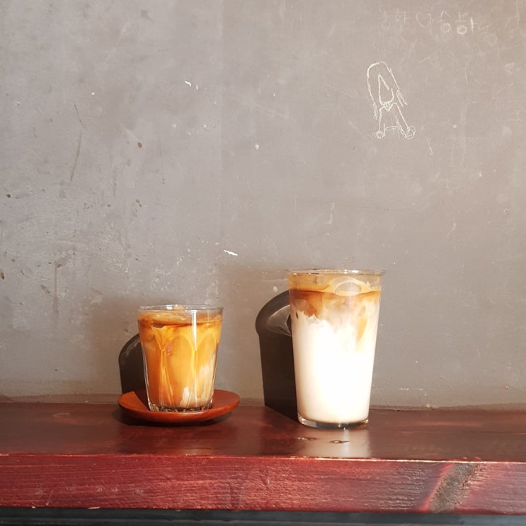  이태원카페 오래전부터 유명했던 이태원커피맛집 챔프커피 제2작업실