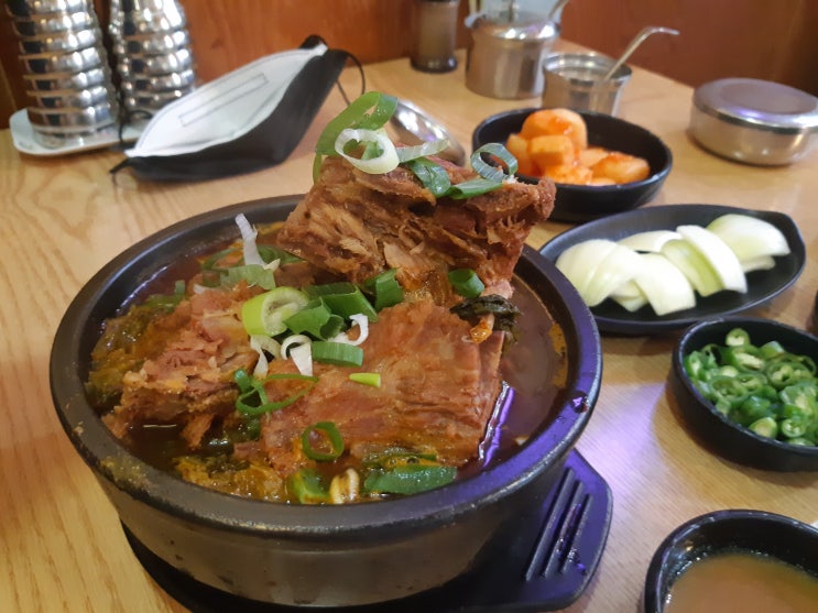 논현역밥집 백암순대국뼈해장국 영동시장 국밥데이트했어요 논현역밥집 백암순대국뼈해장국 영동시장 국밥데이트했어요