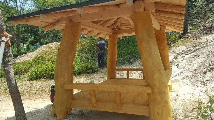 인천 강화군 삼산면 석모도수목원 에 설치한 원두막정자 원두막 문경우드