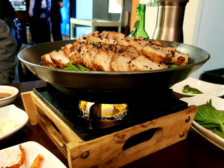  홍대칼국수와족발 강남점 홍칼보쌈, 그리고 무한리필 칼국수