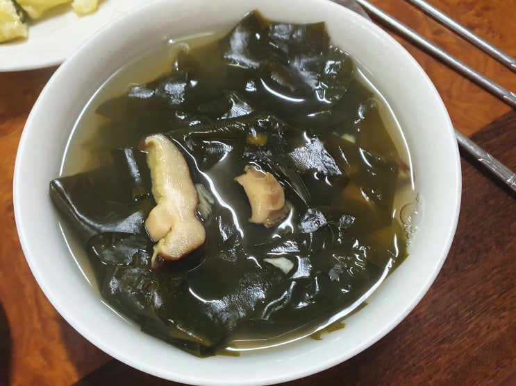 기장미역 꼬돌미역으로 미역국 끓여봤어요! 기장미역 꼬돌미역으로 미역국 끓여봤어요!