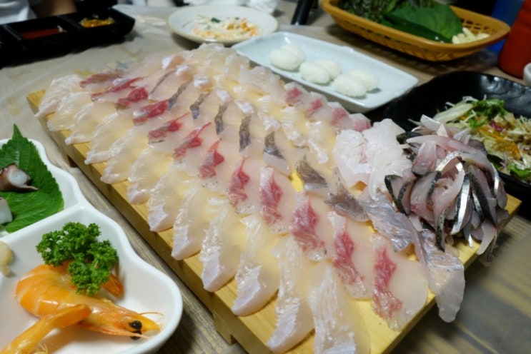  당감동맛집 김선장횟집 신선한 모듬회 고소한 전어가 제철~
