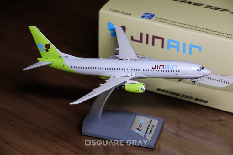  1:200 Scale JFOX JIN AIR B737-86N HL7559