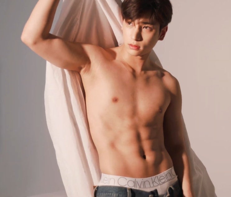 이한결 블랑풀 바디미스트 광고 몸매 이한결 블랑풀 바디미스트 광고 몸매