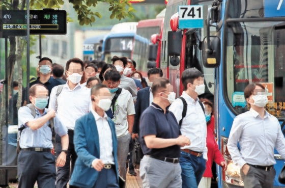 서울 시내버스 운전사 2명 코로나19 감염…한때 버스 운행 중단_보성운수 소속 운전사 2명 확진