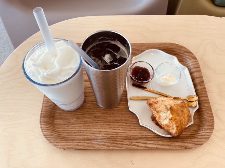  전주 [크리크사이드] 수제 디저트 카페 추천. 덕진동 천변 커피 맛집
