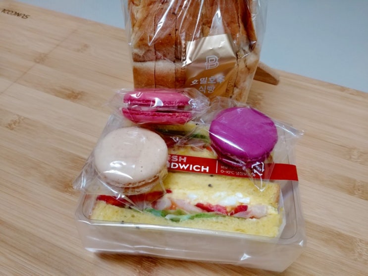 파리바게트 호밀호두식빵, 쉬림프샌드위치, 마카롱 구매 후기 파리바게트 호밀호두식빵, 쉬림프샌드위치, 마카롱 구매 후기