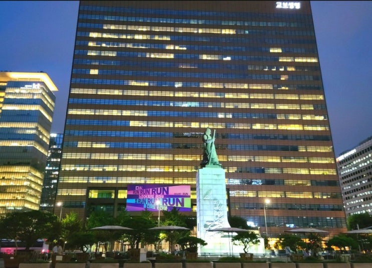  이순신장군은 이순신 장군 동상에 대해 어떻게 생각할까